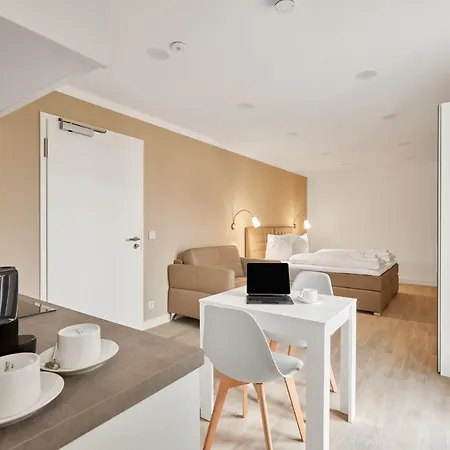 Отель Boardinghotel Premium